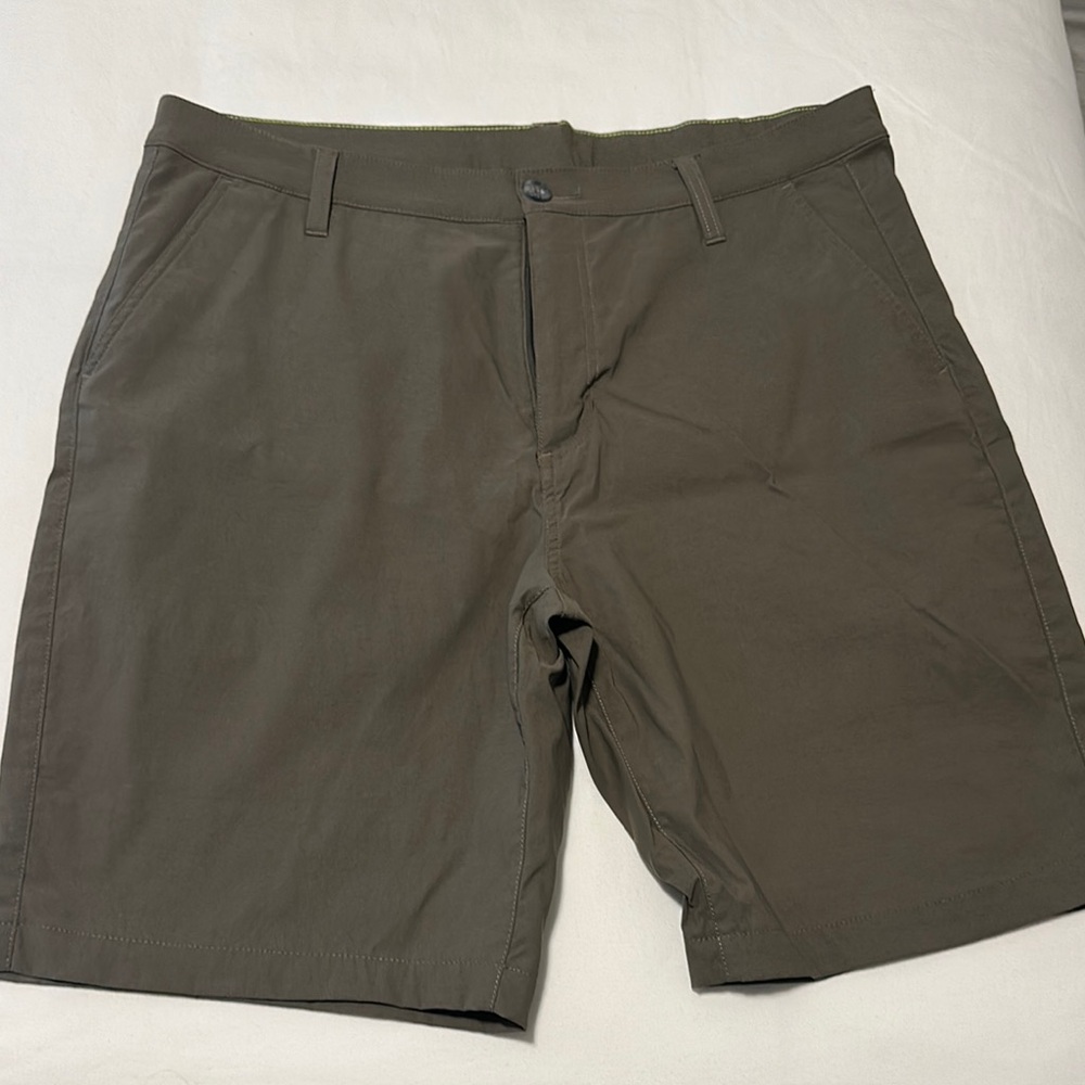 Eddie Bauer Men's Khaki Flat Front Shorts